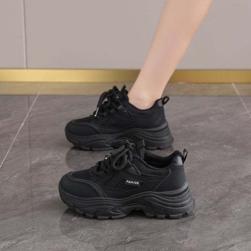 A new 2024 for old man's shoes and girls with a small size of 34 minus tremors