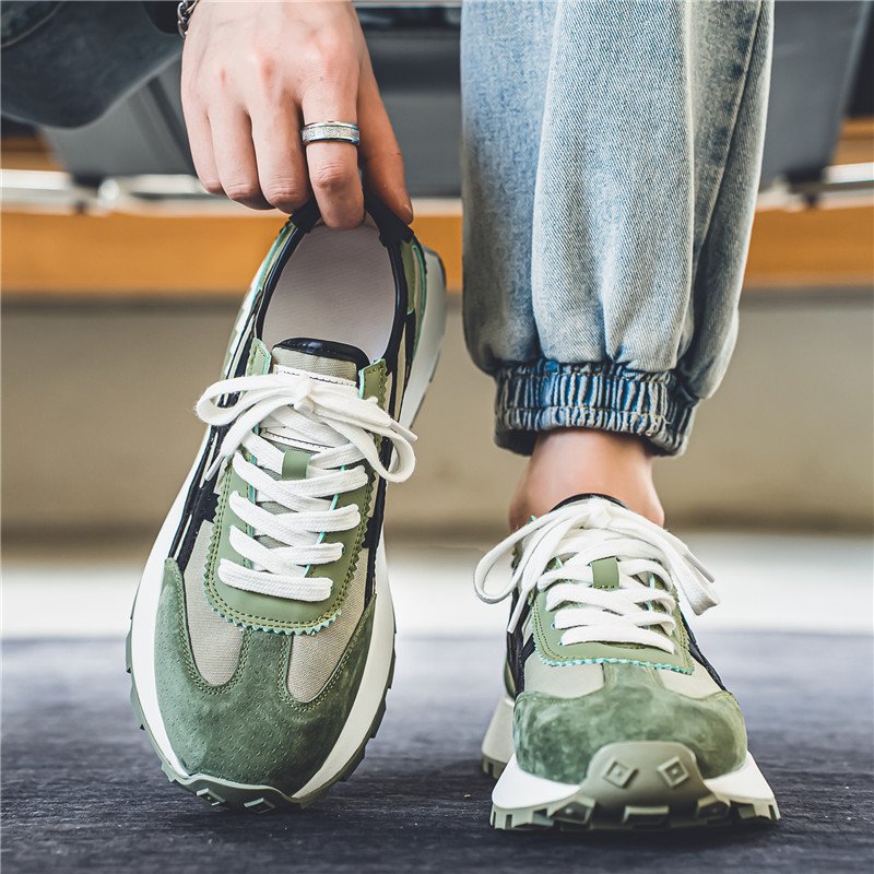 Yelcomb's soft-shoe-deficit movement