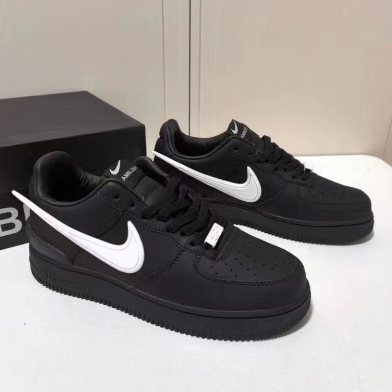 the new nkaf1 air force is stinging out to help men and women with their free-shoe shoes