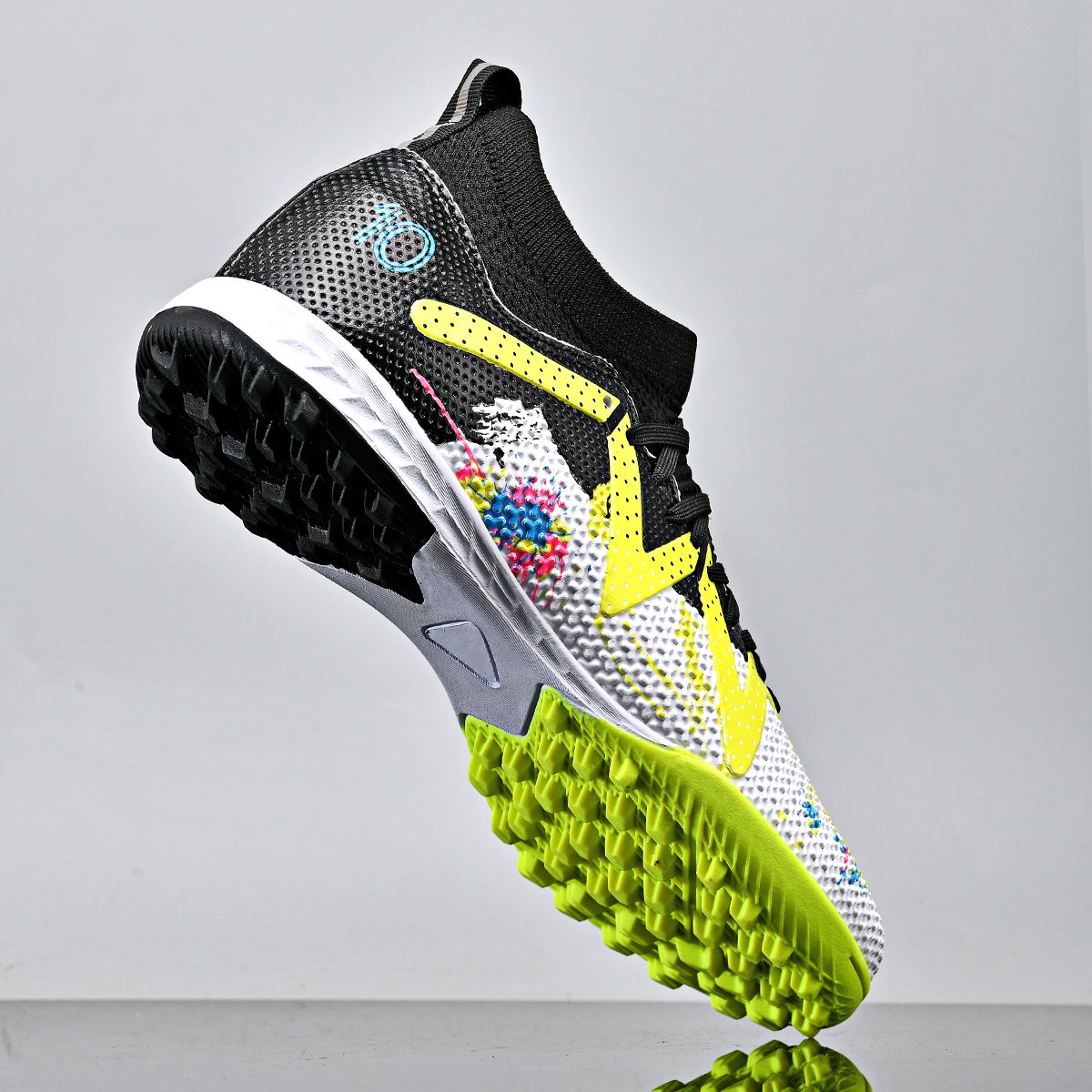 High quality factory customized hot selling long nail broken nail anti slip football shoes customized football shoes popular