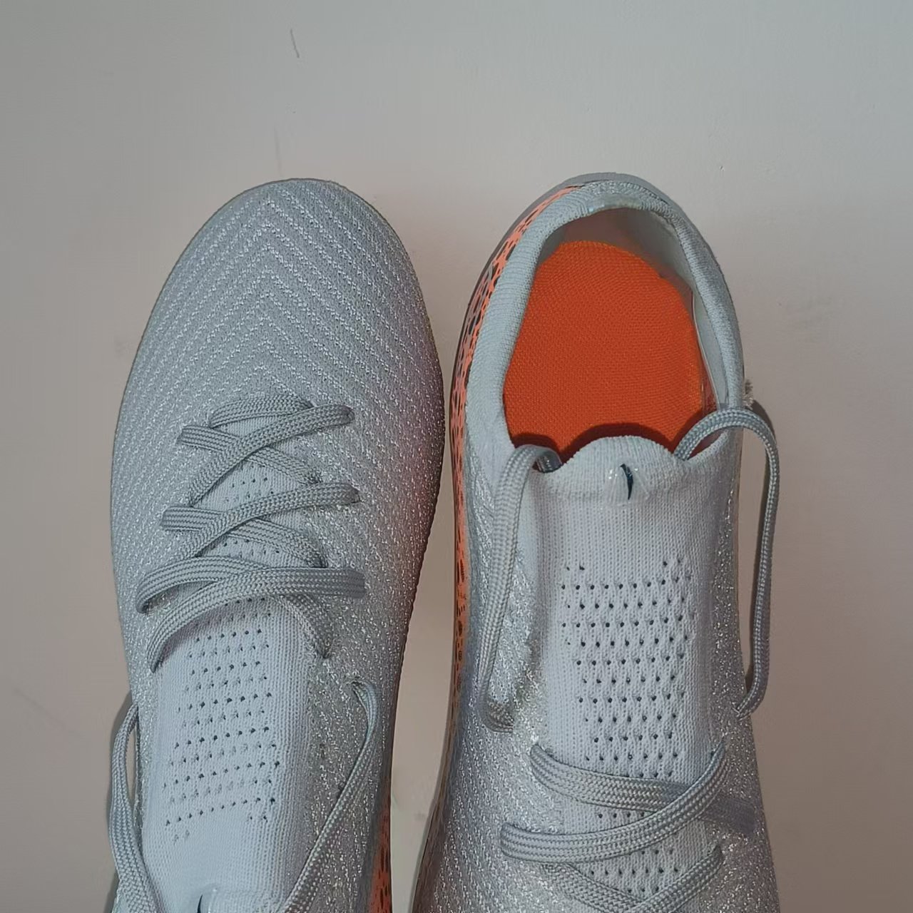 Produced by the factory non-slip soccer shoes soccer shoes ankle boots soccer shoes football boots fg