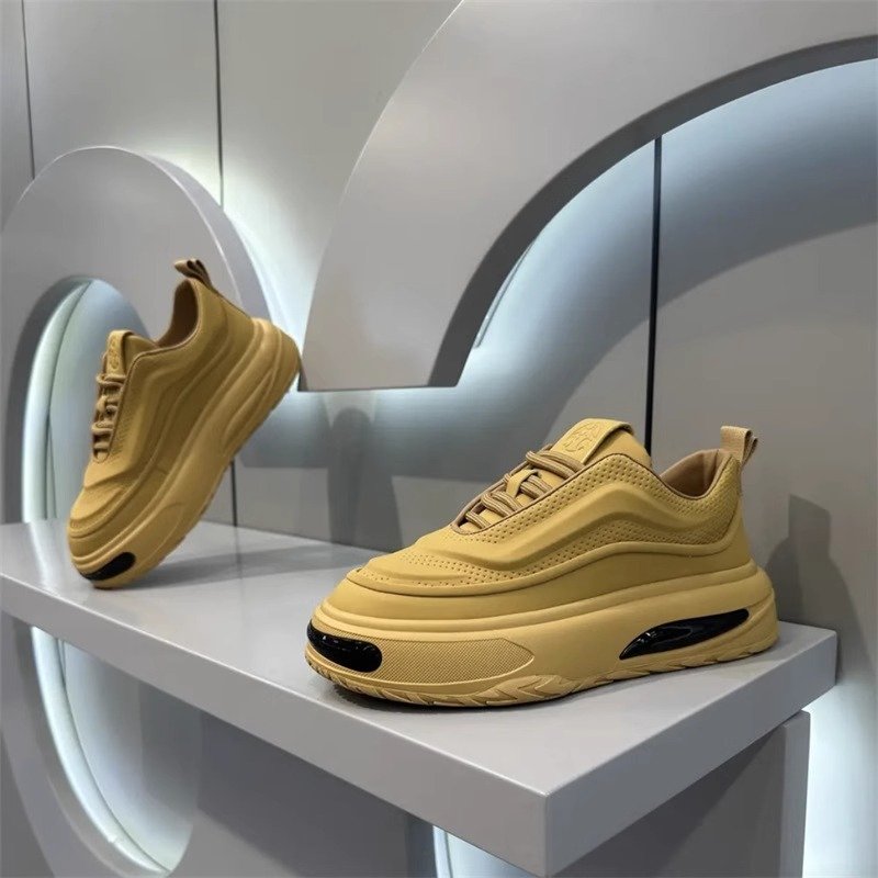LEE NENING HYLIN HOLDER SHOES, 2024, NEW GUYS HYDRATING DAD'S SHOES, CHEERING RED CHEERS