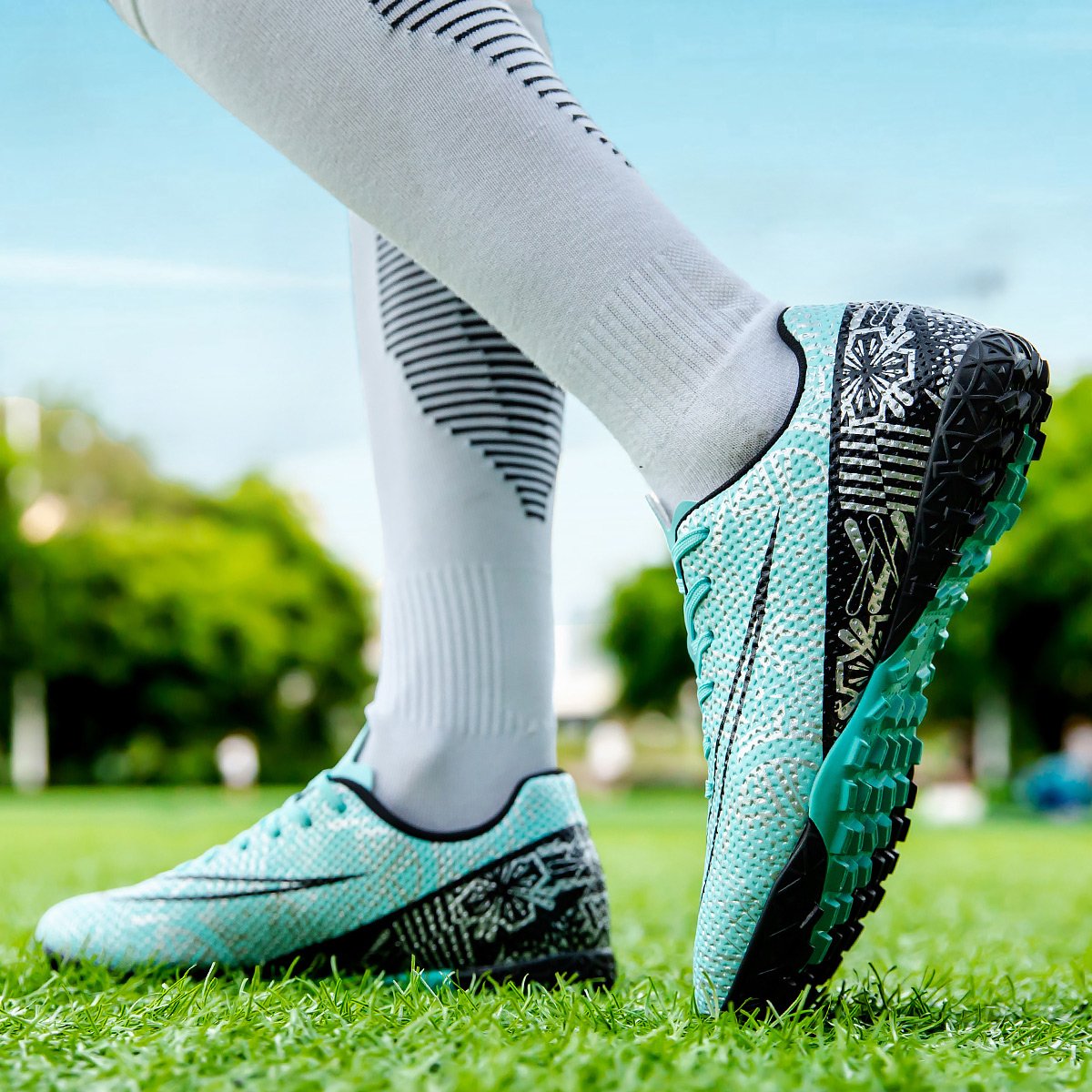 High quality factory customized hot selling long nail broken nail anti slip football shoes customized football shoes popular
