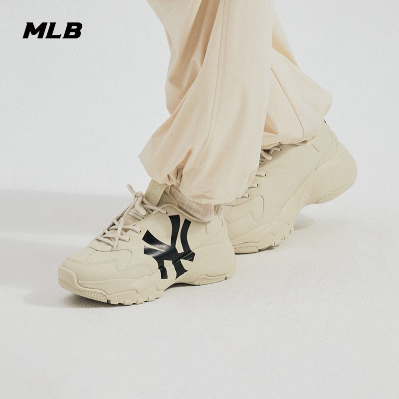 MLB GIRLS' SHOES BUILT UP OLD MAN'S SHOES AND NY BOYS' SHOES