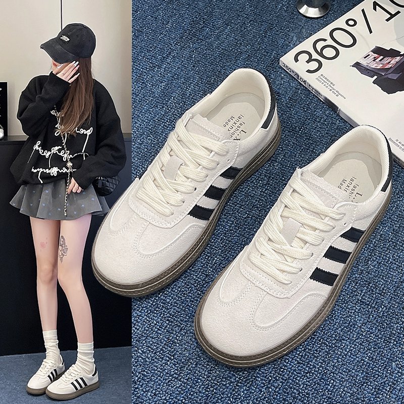 The new brand's in the fall has raised the size of the recreational sports shoes
