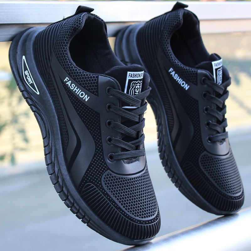 Waterproof slippers, men with spring and fall sneakers, men with black-covered sneakers, men with sport shoes