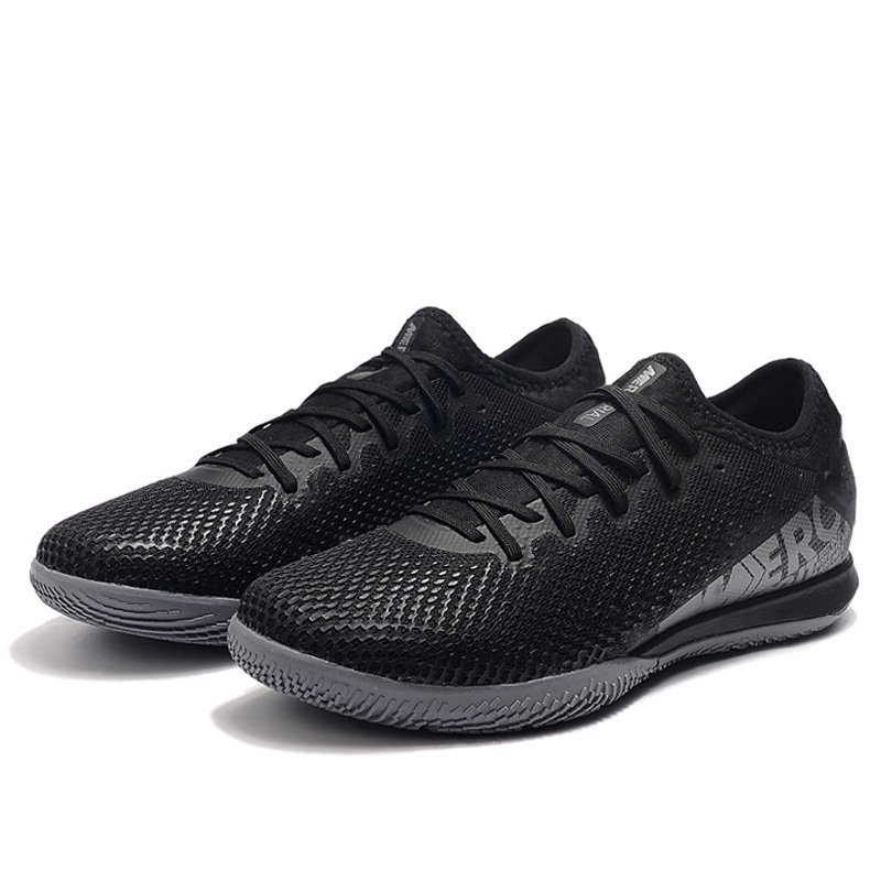 Latest football shoes Outdoor Professional Training Athletic Soccer Shoes Factory Wholesale men playing shoes for football