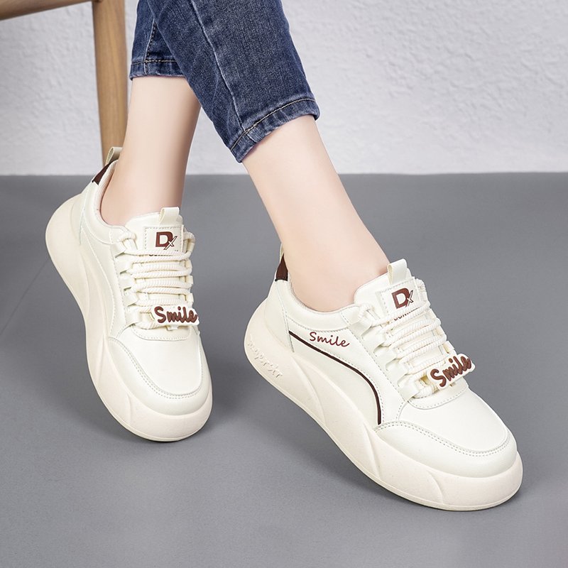 The new girls' shoes in the fall of 2024, they're not worn out