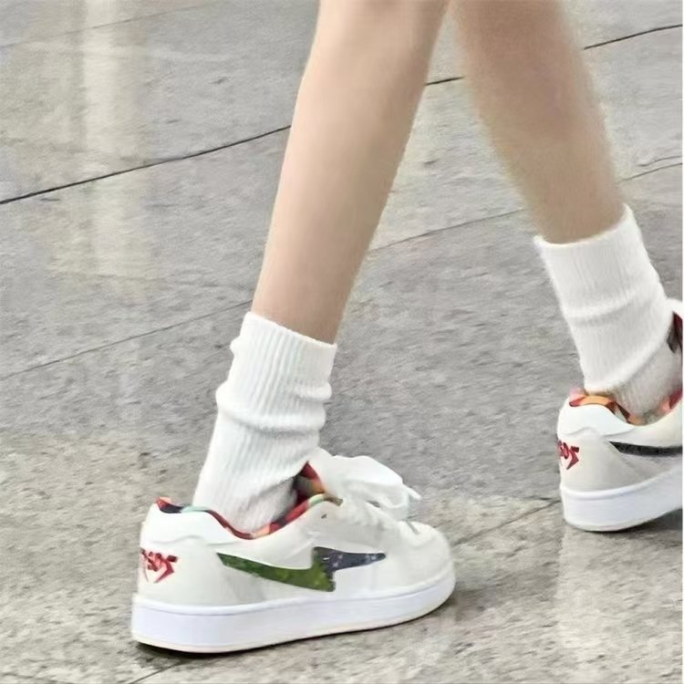 the queen's luxury lightning fashion shoes and shoegirls ins, who's got a great face for the national tide