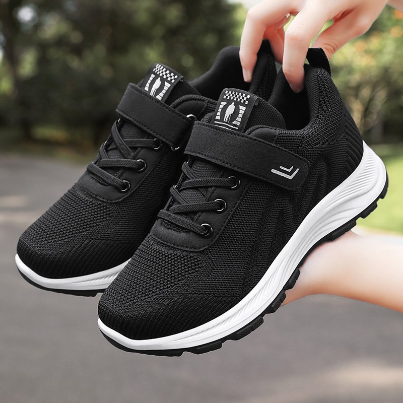 Old Beijing Shoes Girl, 2024 new light-soft sports shoes in the autumn and winter