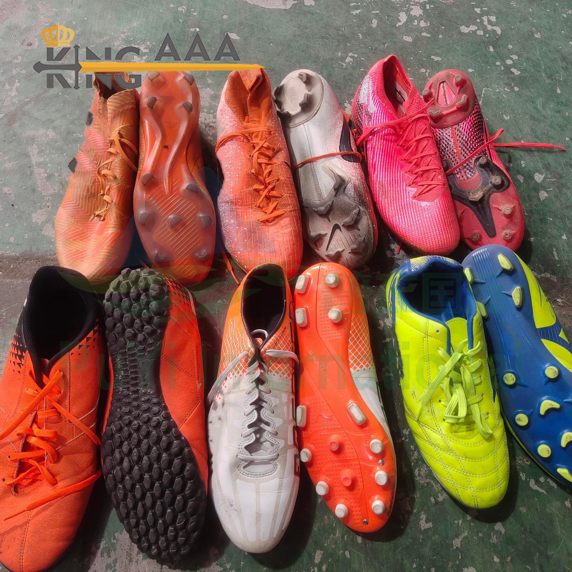 Factory Wholesale Brand Soccer Shoes men used shoes adult men sepatu bekas branded second hand football shoes
