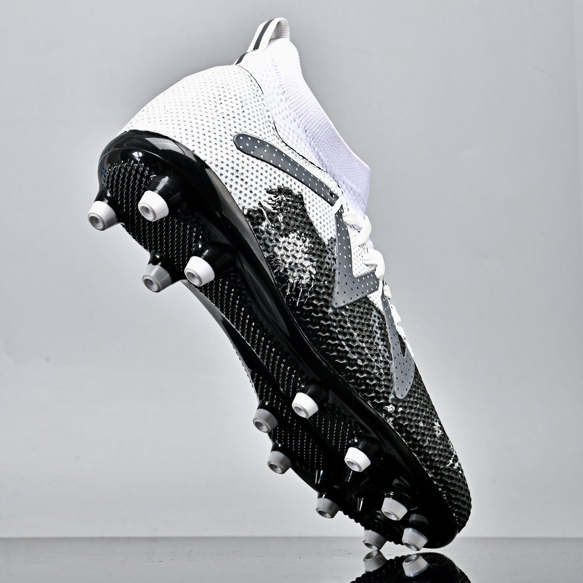 High quality factory customized hot selling long nail broken nail anti slip football shoes customized football shoes popular