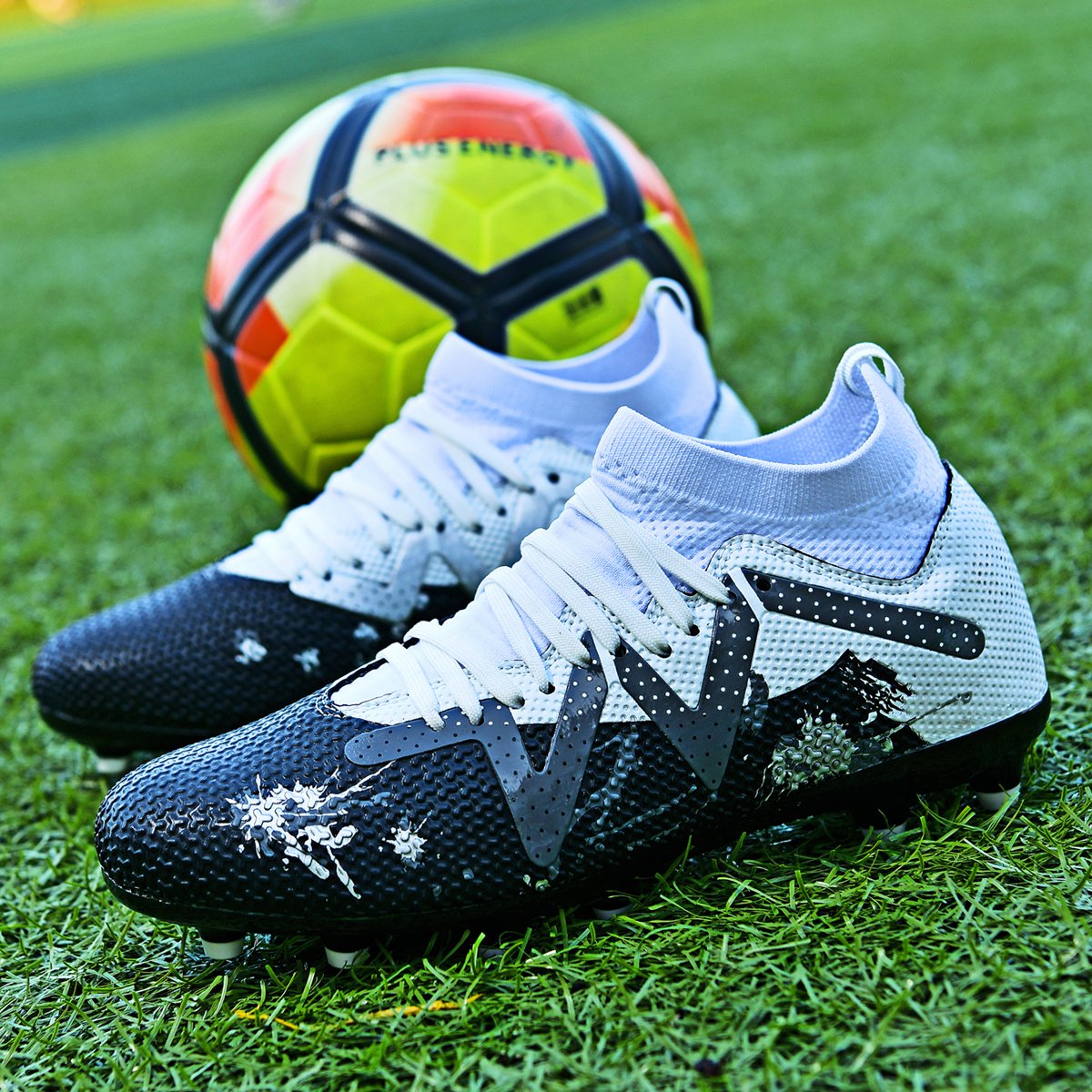 High quality factory customized hot selling long nail broken nail anti slip football shoes customized football shoes popular