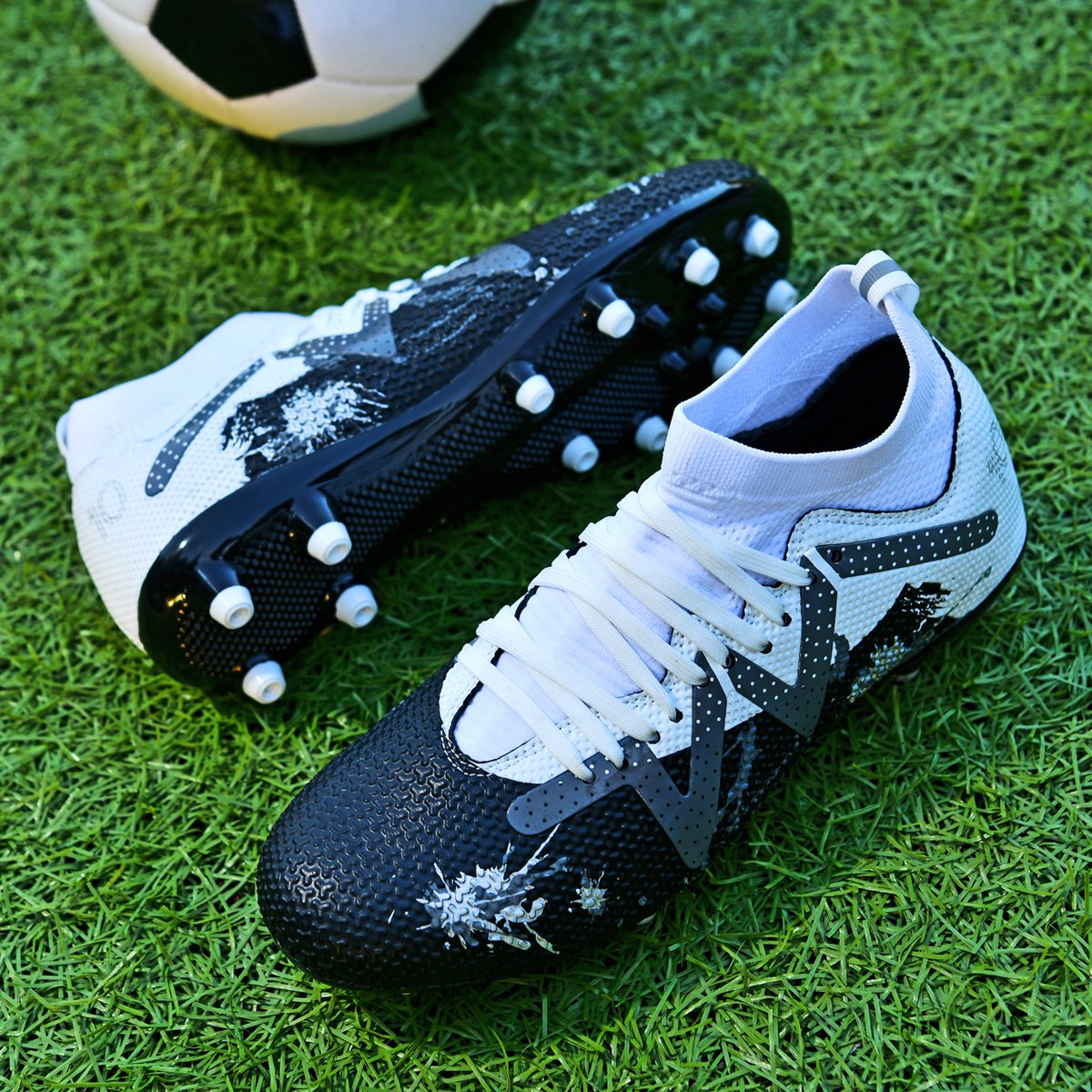 High quality factory customized hot selling long nail broken nail anti slip football shoes customized football shoes popular