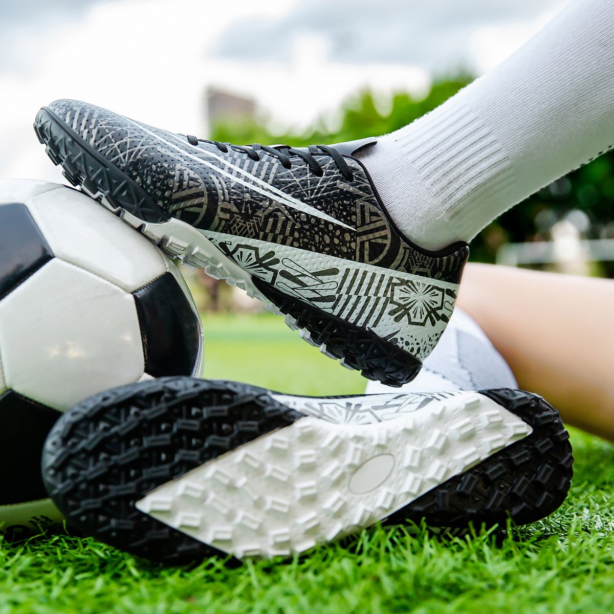 High quality factory customized hot selling long nail broken nail anti slip football shoes customized football shoes popular