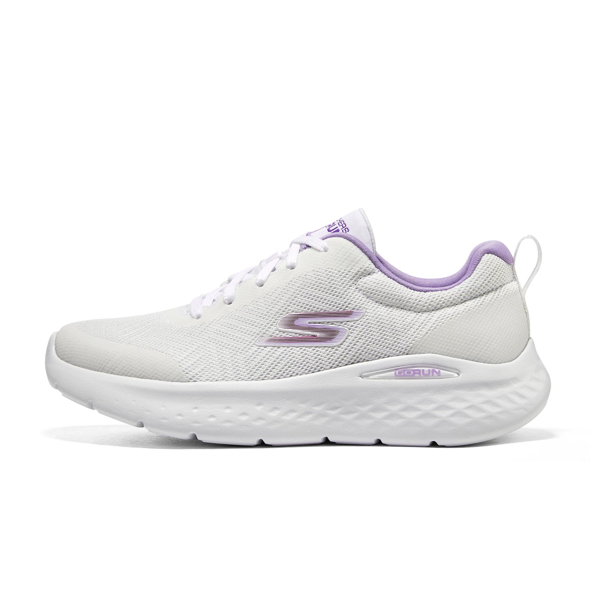 Scage led the runners to wonder about the new male and female sneakers and jump ropes to slow down the comforts and leisure shoes