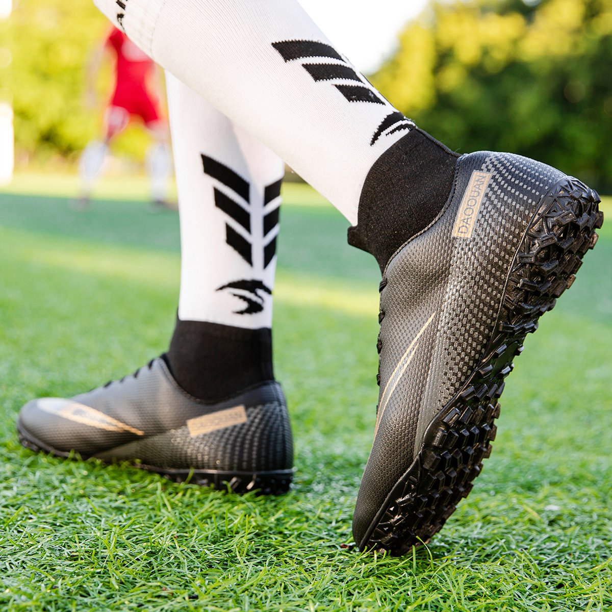 High quality factory customized hot selling long nail broken nail anti slip football shoes customized football shoes popular