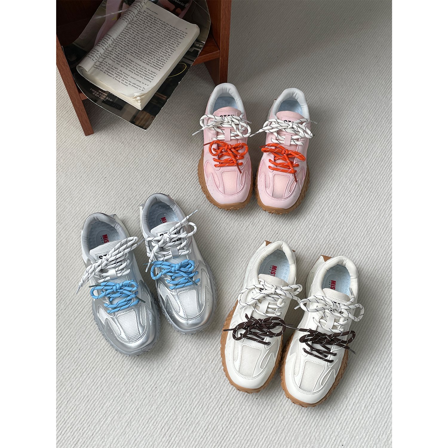 A new 2024 of Misty's big sportsgirls' shoes
