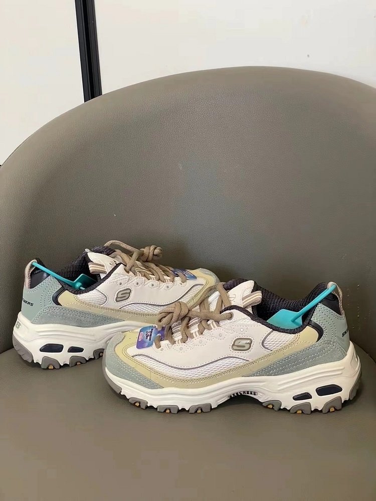 Skechers, Cages, Squeaks, Squeaks