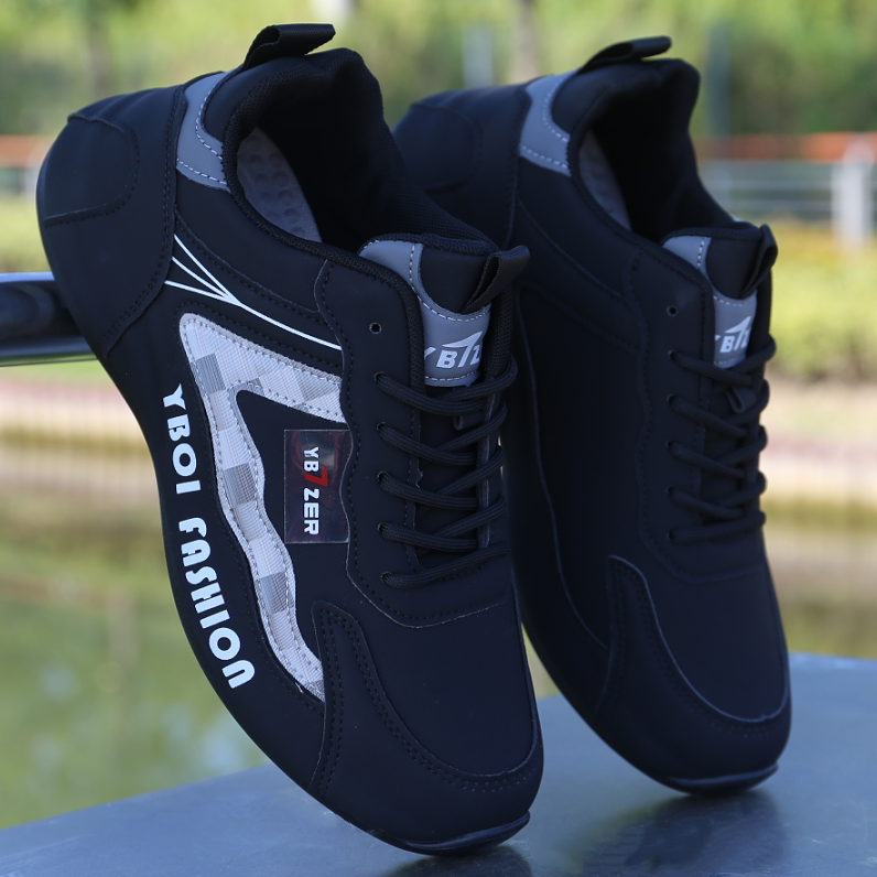 Li Ning Hinung, a young man with spring and fall shoes and waterproof sports, went to his father's junior high school