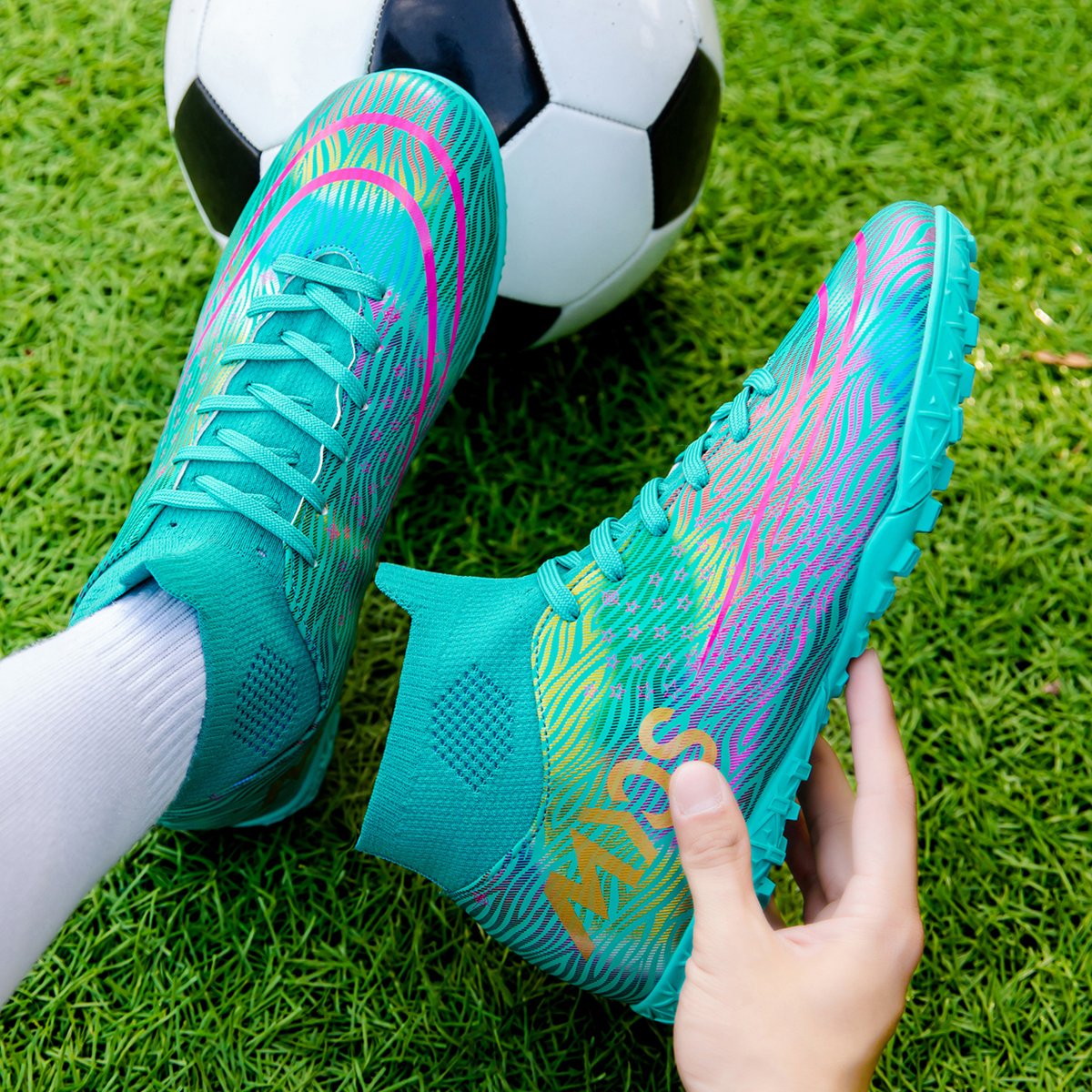 High quality factory customized hot selling long nail broken nail anti slip football shoes customized football shoes popular