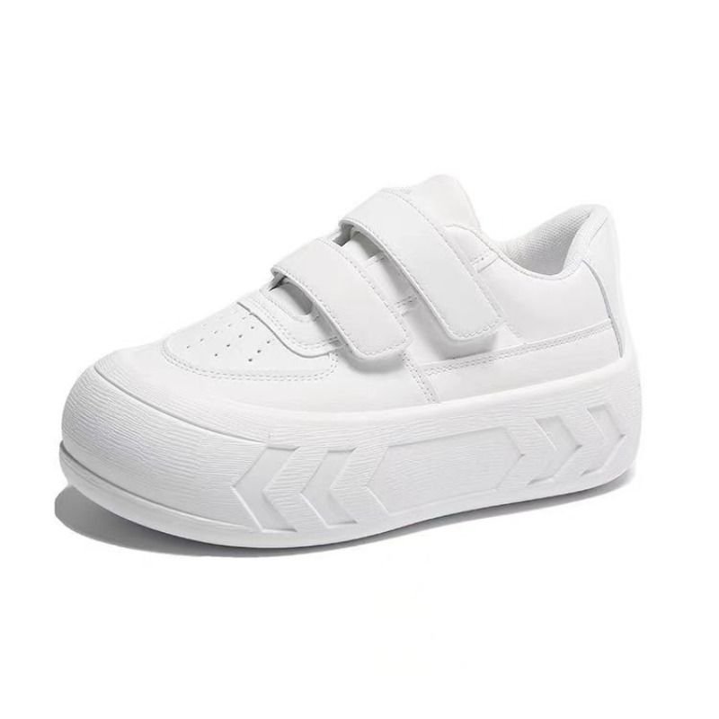 White shoes, white magic, sports and leisure shoes