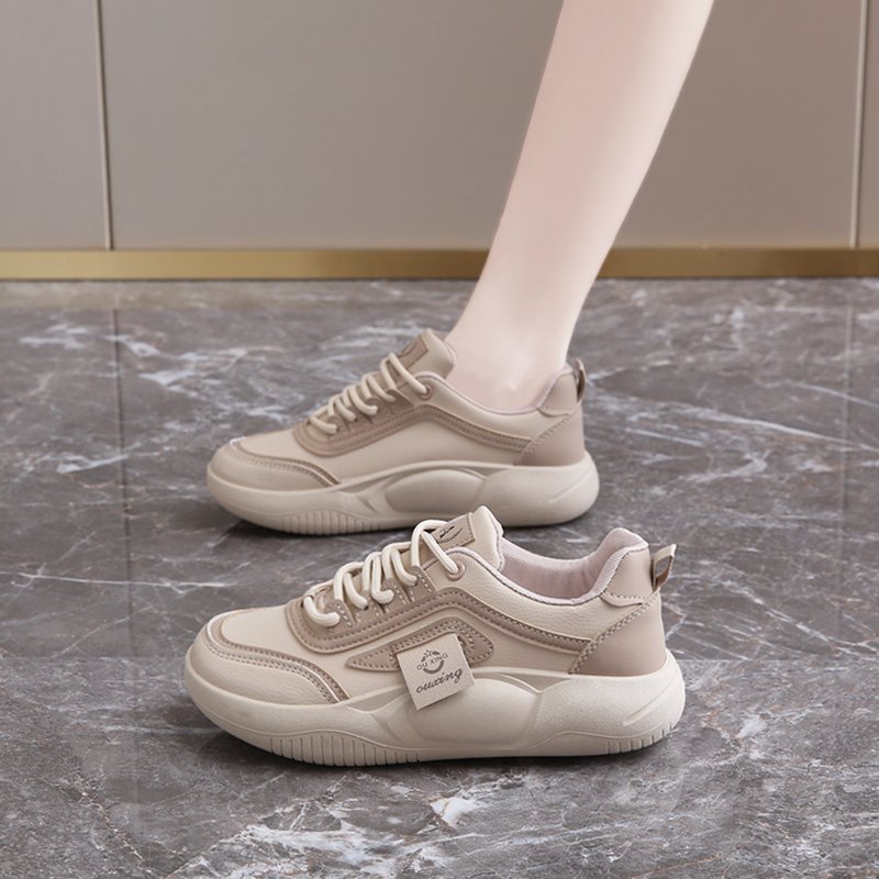 Scratch pregnant women with skin-skin and sneakers outside the autumn with flat-shoe soft feet and chubby-slips