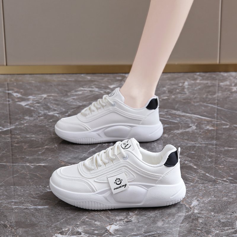 Scratch pregnant women with skin-skin and sneakers outside the autumn with flat-shoe soft feet and chubby-slips