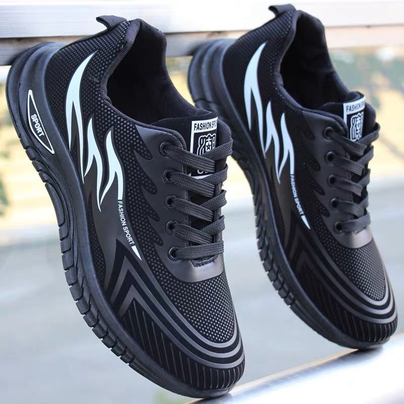 Waterproof slippers, men with spring and fall sneakers, men with black-covered sneakers, men with sport shoes