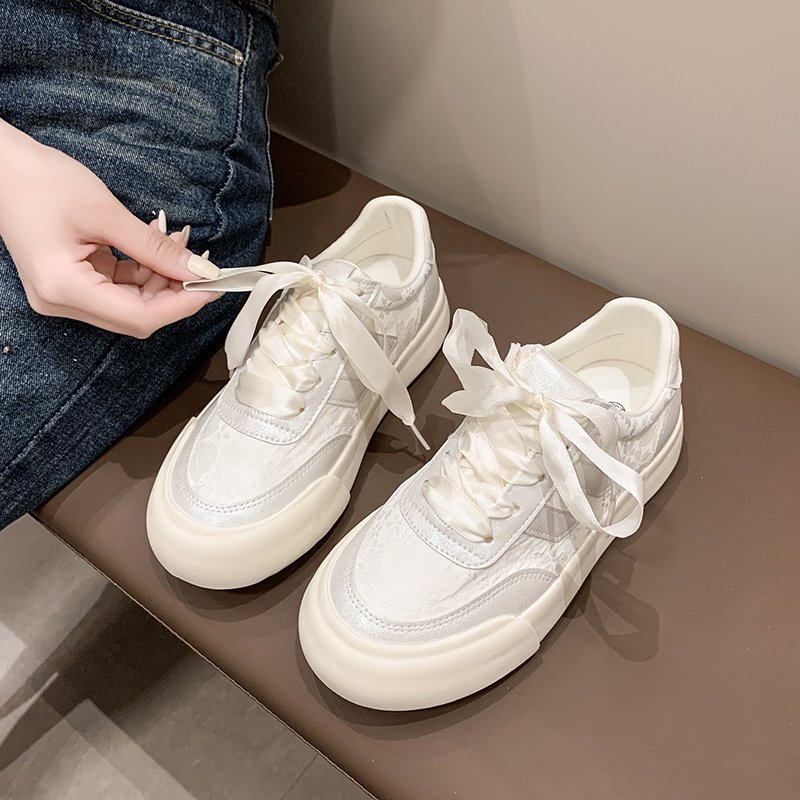 New Chinese-based white shoe girl, 2024 new summer super-hot slab-shoe student