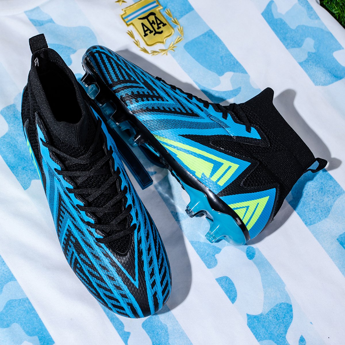 High quality factory customized hot selling long nail broken nail anti slip football shoes customized football shoes popular