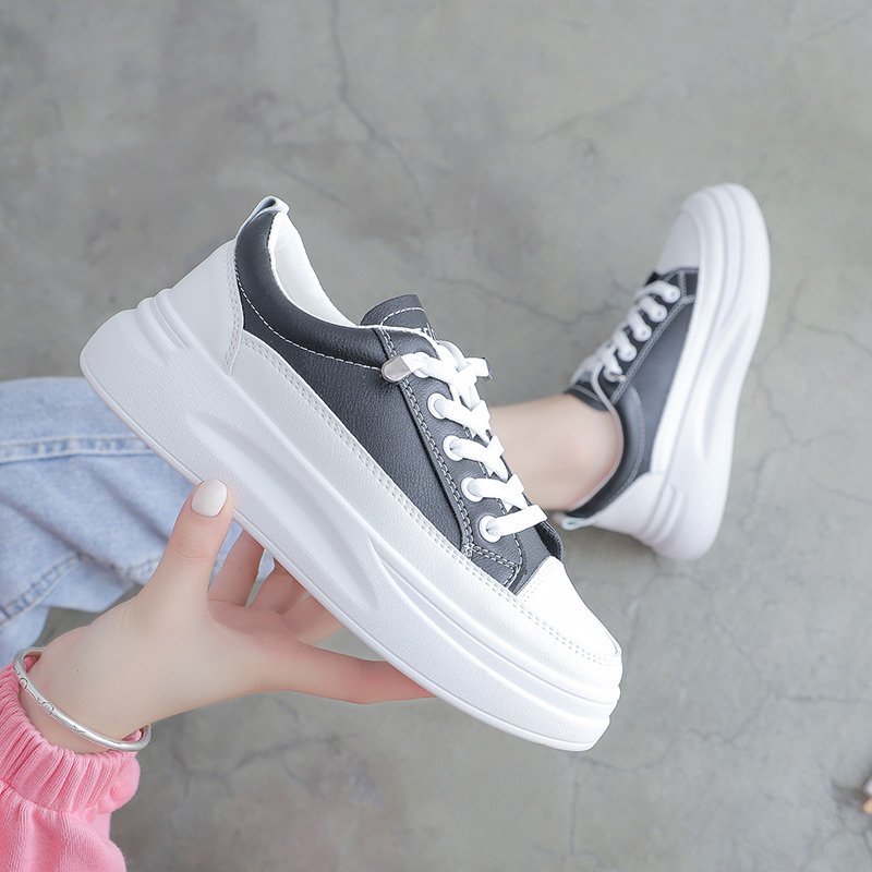 The white-shoe girl with a new 2024 in the fall