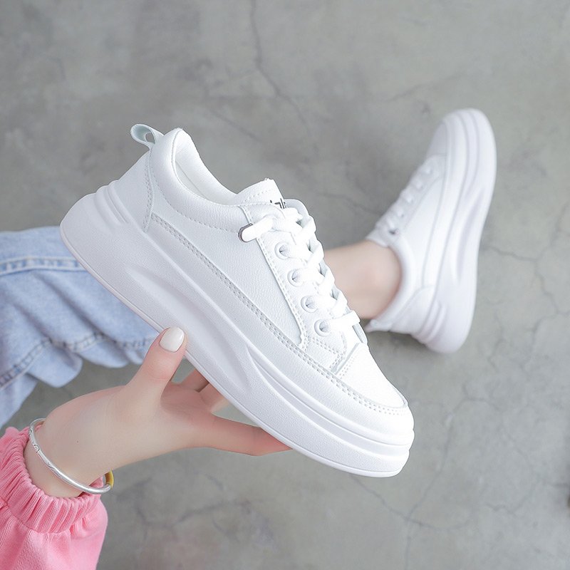 The white-shoe girl with a new 2024 in the fall