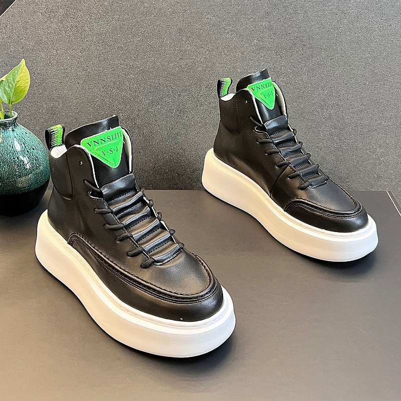 Autumn and winter men's fashion design new sports walking shoes lace-up skateboard shoes wear-resistant non-slip