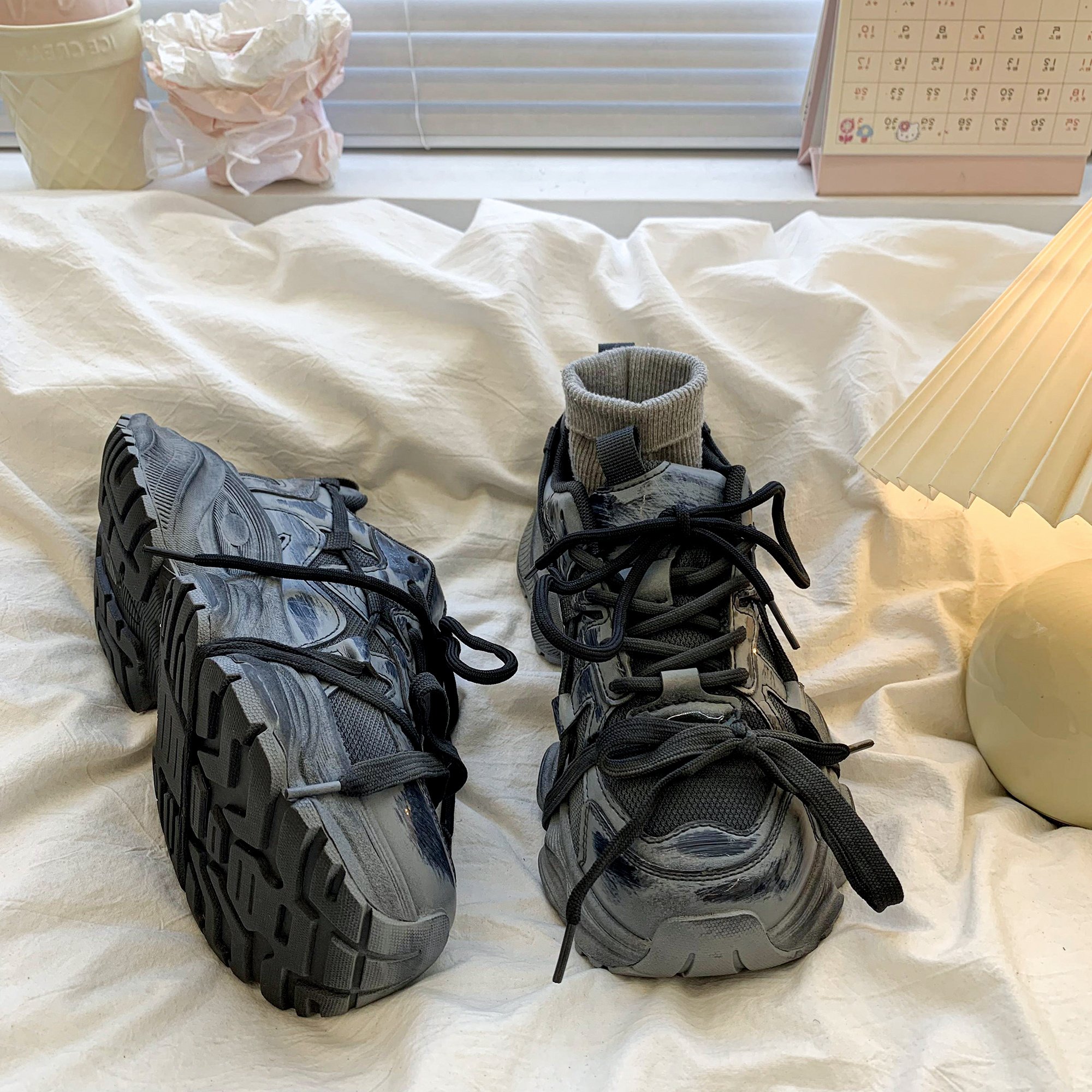 A hundred-thick, light-shoe-shoe girl, 2024 in the autumn winter