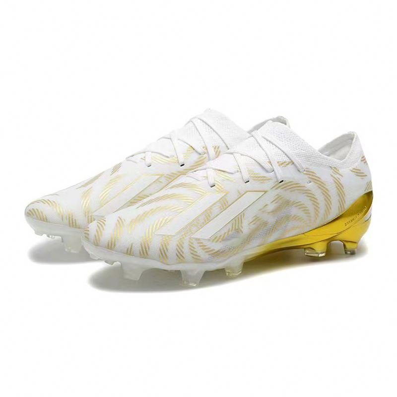 Unisex Soccer Shoes Turf Youth Football Boots Indoor Athletic Sneaker with Retro Style Plush Lining for Summer Autumn Walking