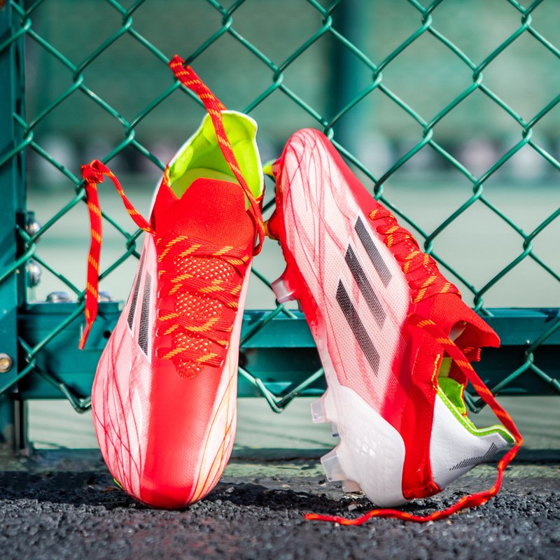 OEM Hot Sale Teenagers Soccer Shoes Customized Football Boots Outdoor Training Cleats