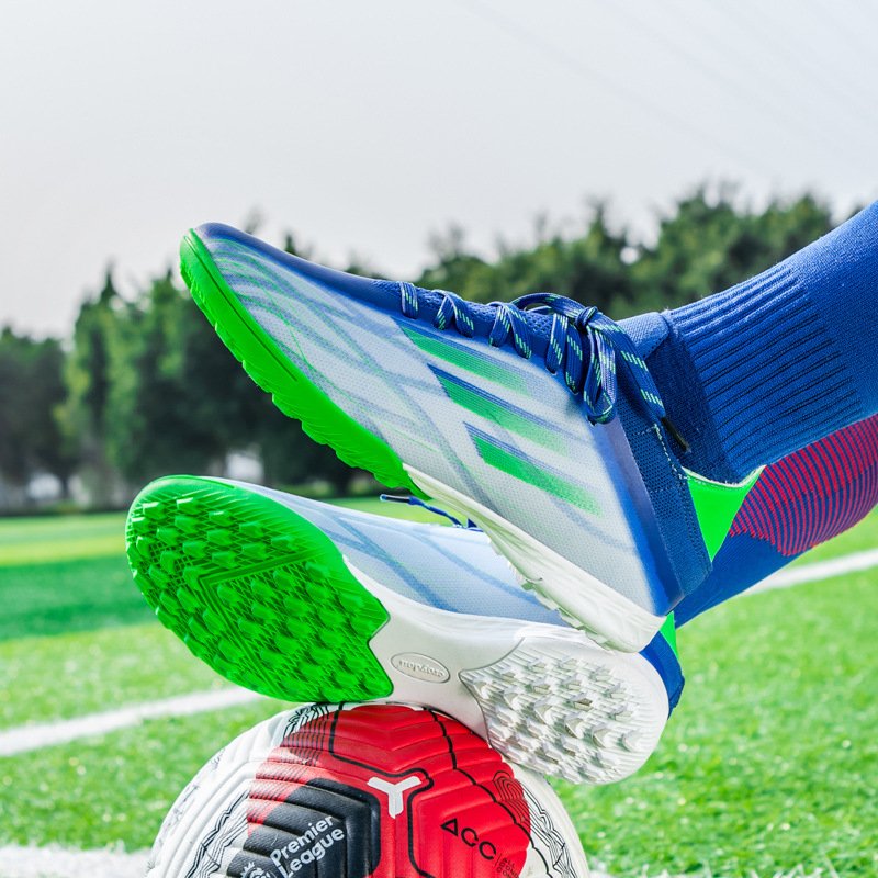 OEM Hot Sale Teenagers Soccer Shoes Customized Football Boots Outdoor Training Cleats