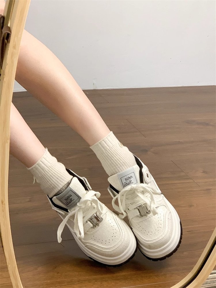 Zhao Ruth White Deer, same-bracked white-shoe girl, 2024