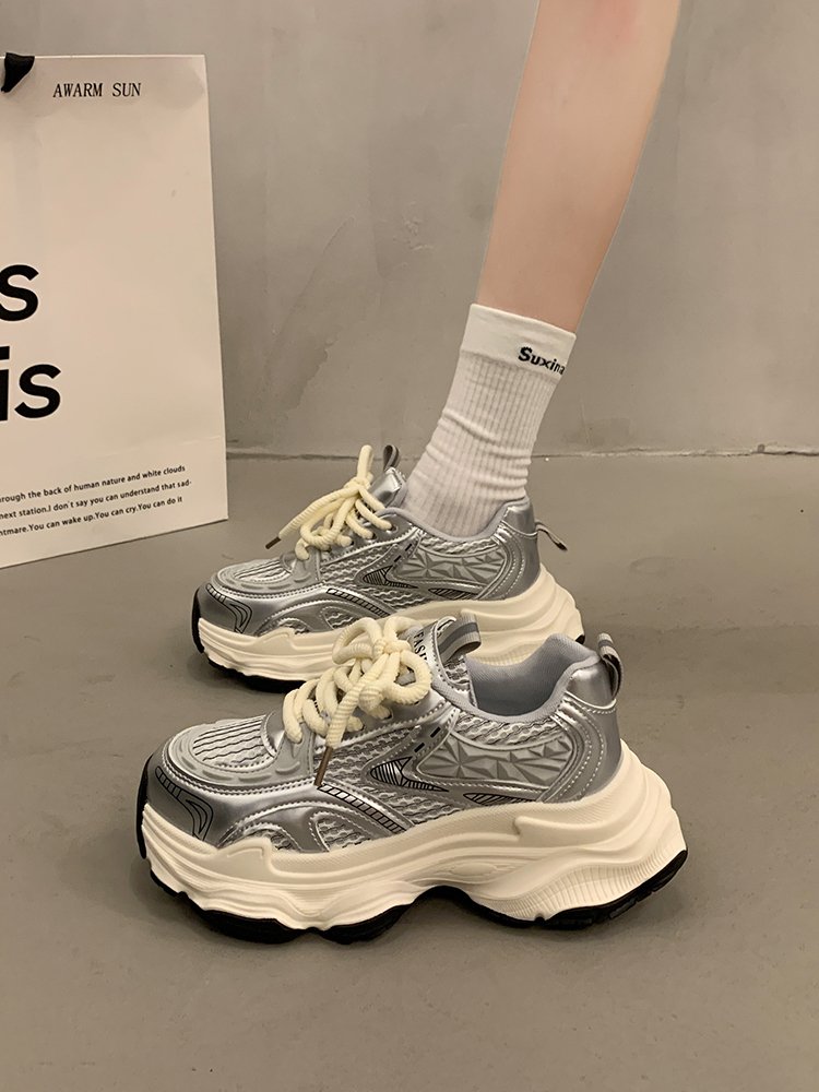 Big old man's shoes are up to a hundred-year-old