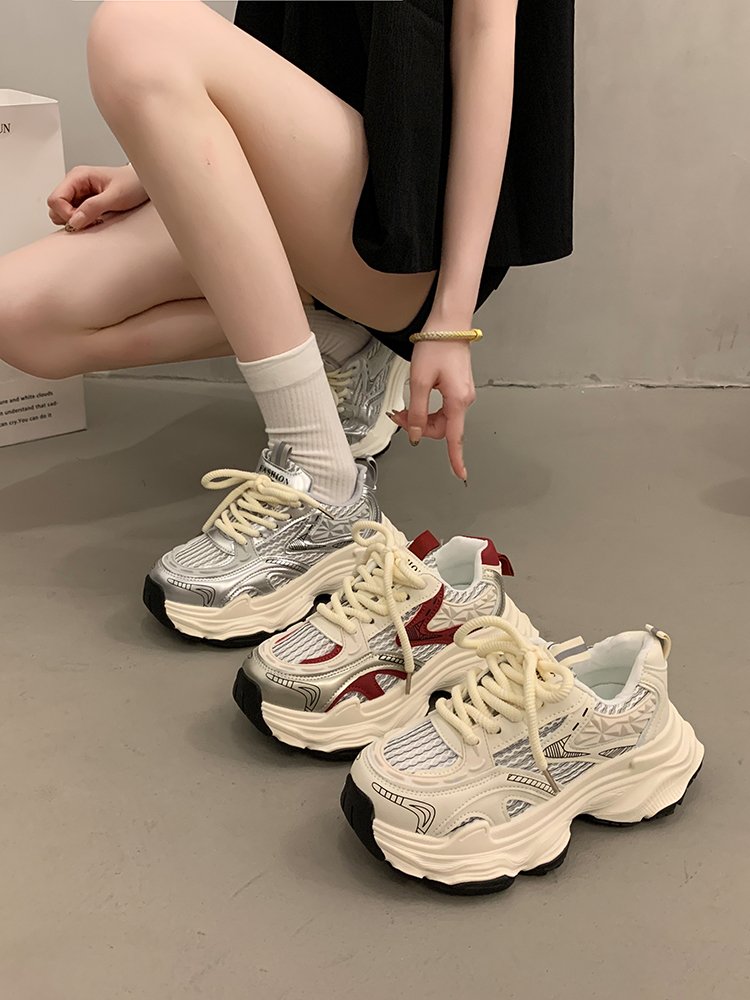 Big old man's shoes are up to a hundred-year-old