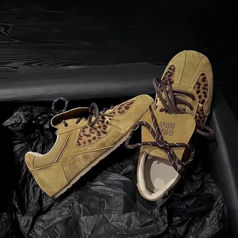 Little leopards with their shoes, 2024, new retrospect, retrospect sports shoes