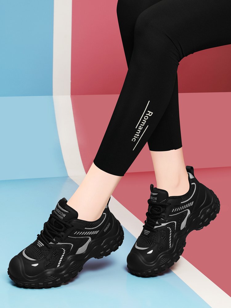 A new 2024 for the old man's shoes and women's shoes