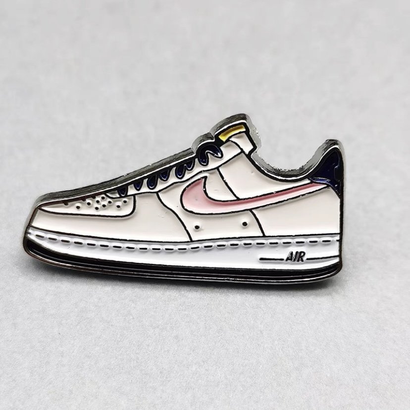 Chines Factory Soft Enamel Custom Soccer Shoes Lapel Pin Corporate Pins Badges New Hot Basketball Sneakers Pp Bag Folk Art 50pcs