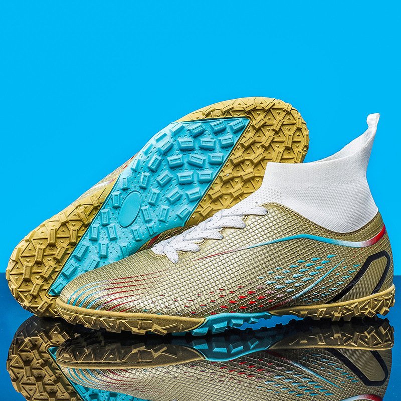 New 2024 men's outdoor sports lightweight breathable football shoes comfortable non-slip sneakers