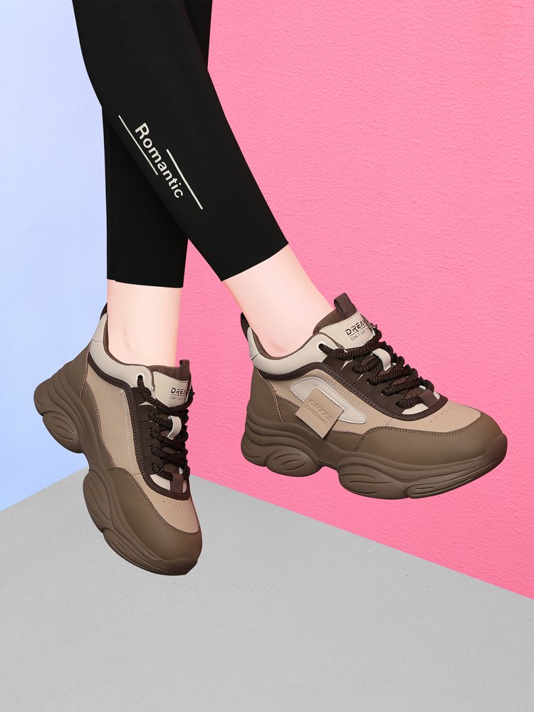 Light luxurious brands with high-end old man's shoes and girls in autumn 2024