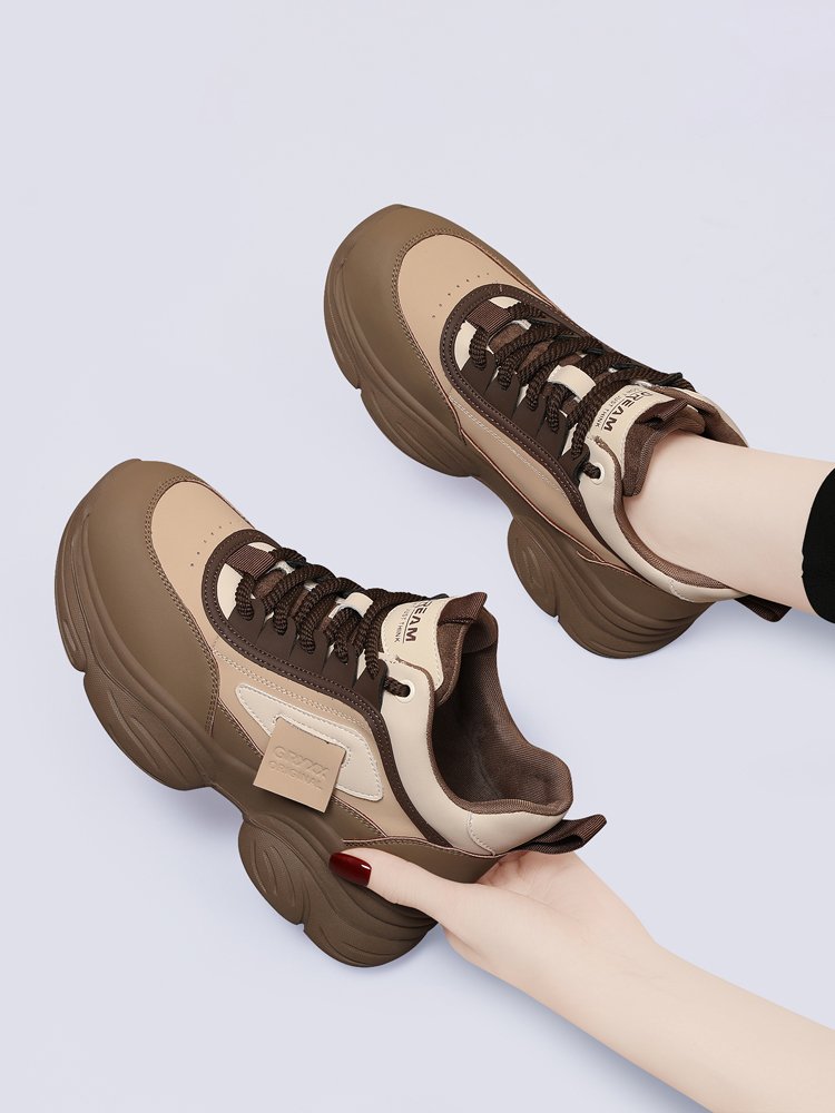 Light luxurious brands with high-end old man's shoes and girls in autumn 2024