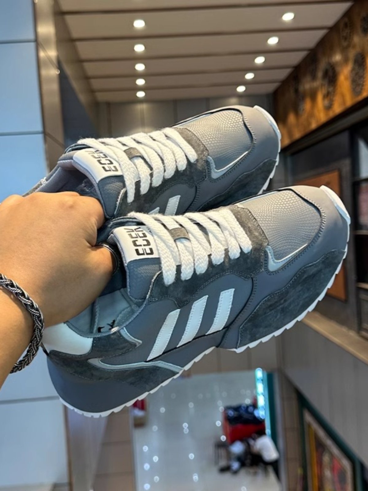 A new 2024 net for men's shoes
