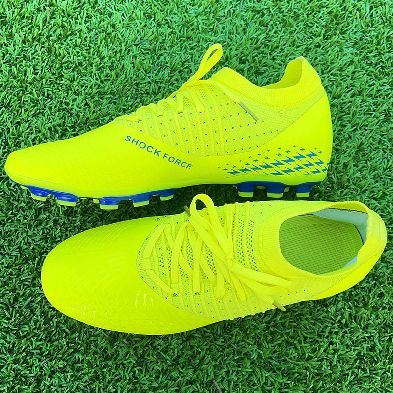 Wholesale high quality futsal sneaker new model man seamless upper soccer sports shoes football men