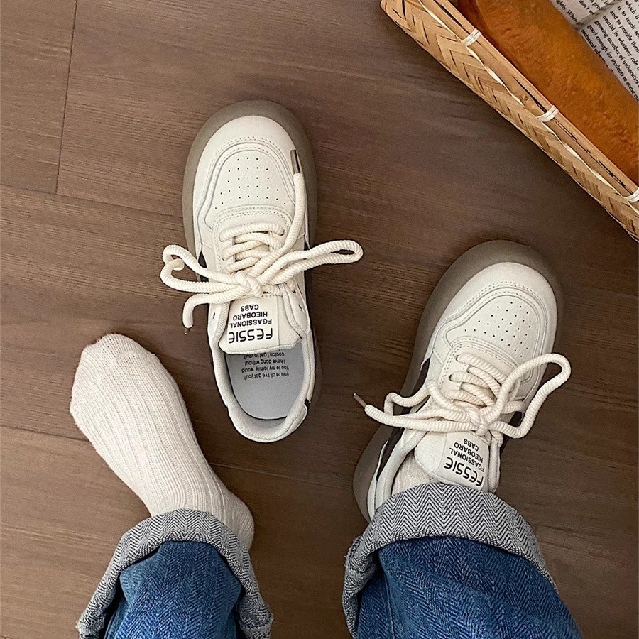 the white-shoe girl with a new 2024 in the fall with a big-ass recreational-sport-shoe
